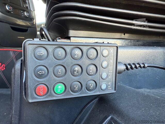 Camión con caja móvil Iveco STRALIS AS260S48