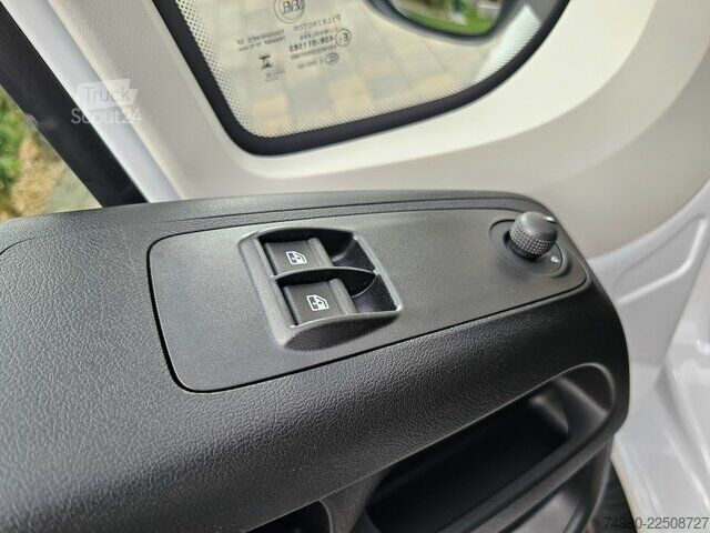 Varebil Fiat Ducato MAXI 35 Sandwichkoffer 4,9 Meter Navi
