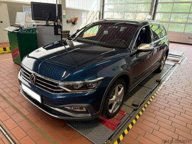 Minibus VW Passat Variant Alltrack 4Motion 2.0 TDI HeadUP