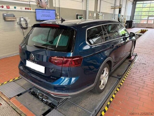 Minibus VW Passat Variant Alltrack 4Motion 2.0 TDI HeadUP