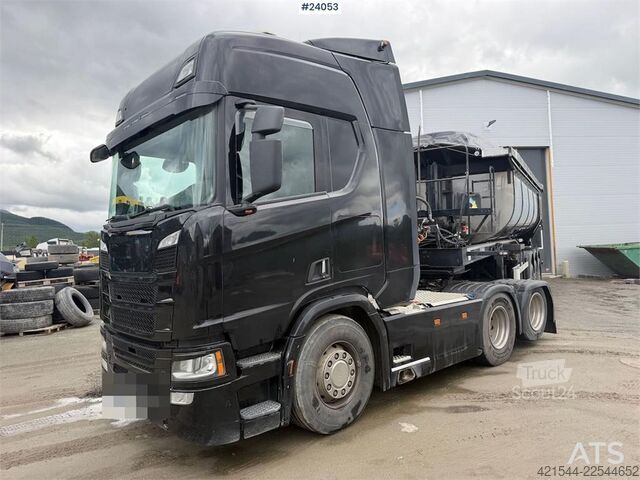 Standard-SZM Scania R580 6x2 tractor unit w/ tipping hydraulics and ne