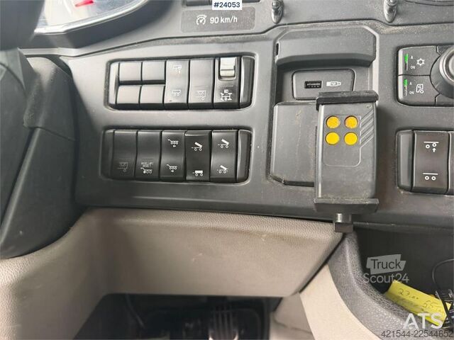 Standard-SZM Scania R580 6x2 tractor unit w/ tipping hydraulics and ne
