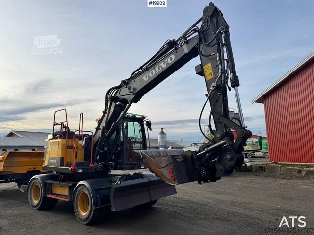 Tela-alustainen kaivinkone Volvo EWR130 Wheeled Excavator with Rototilt and 2 Bucke