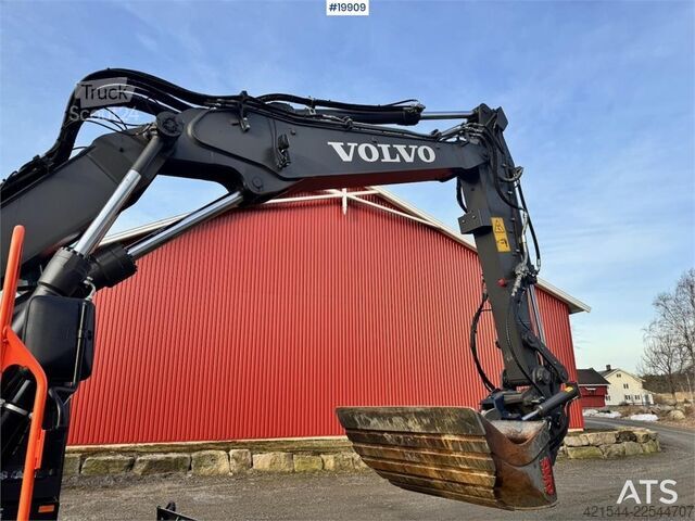 Paletli ekskavatör Volvo EWR130 Wheeled Excavator with Rototilt and 2 Bucke