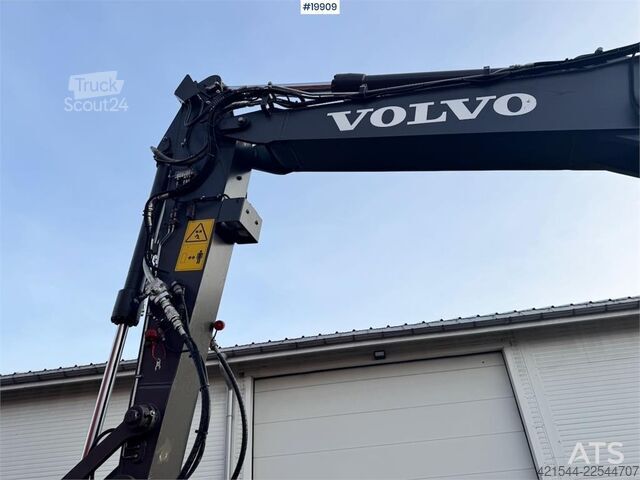 Paletli ekskavatör Volvo EWR130 Wheeled Excavator with Rototilt and 2 Bucke