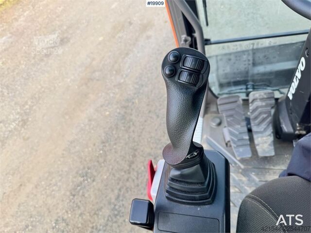 Paletli ekskavatör Volvo EWR130 Wheeled Excavator with Rototilt and 2 Bucke