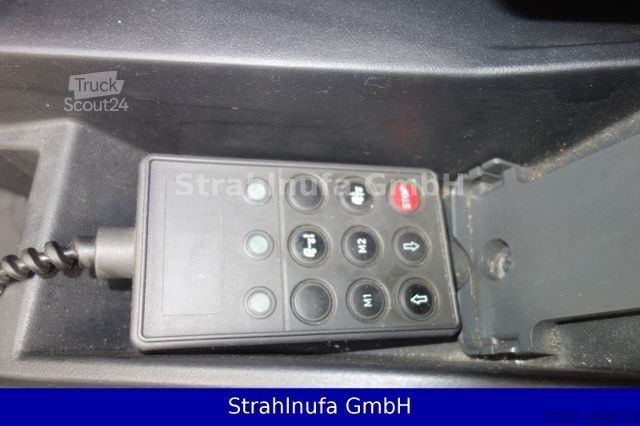 Transporter mit Pritsche & Plane IVECO 75 E 21