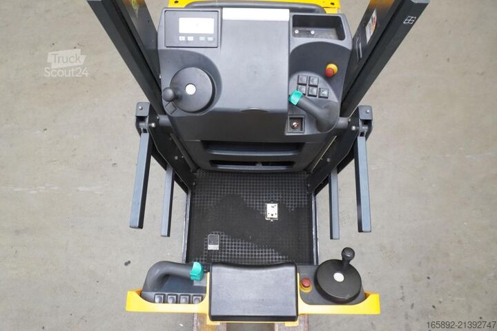 Preparador de encomendas de grande elevação Jungheinrich EKS110Z100