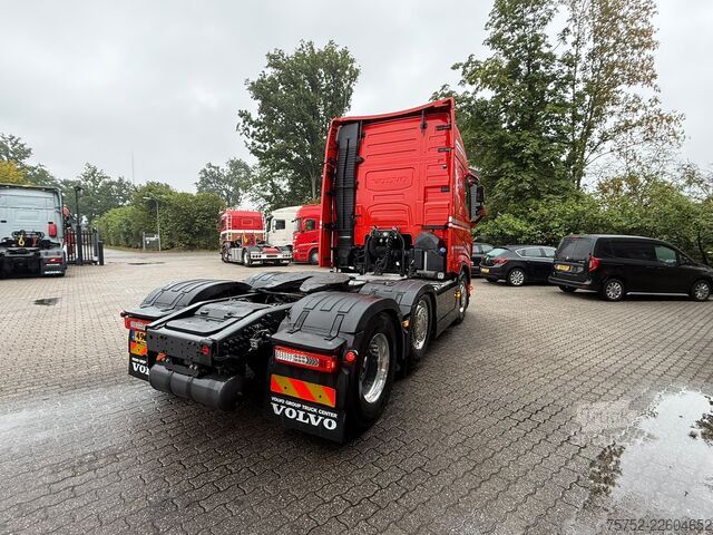 Štandard-SZM Volvo FH 500 6X2 Globetrotter XL Full Air Alcoa Stand...