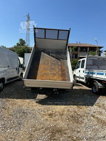 Kombijevsko vozilo IVECO Daily  35C12