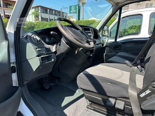 Kombijevsko vozilo IVECO Daily  35C12