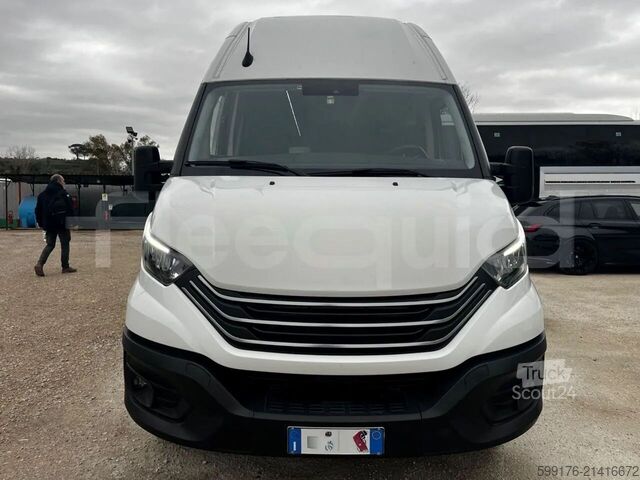 Transport de personnes IVECO Daily