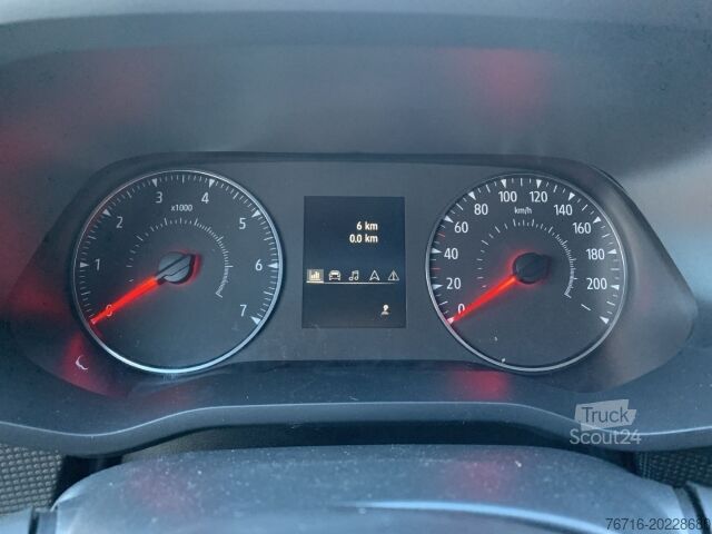 Dobozos furgon Renault KOMFORT L2H1 3,1t dCi 130 PDC +NAVI + DAB KOMFORT PDC +NAVI + DAB