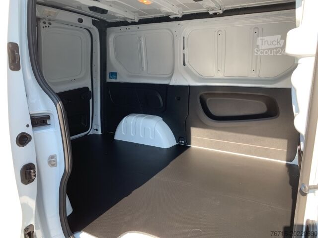 Dobozos furgon Renault KOMFORT L1H1 3,0t dCi 130 RFK + PDC + NSW KOMFORT RFK + PDC + NSW