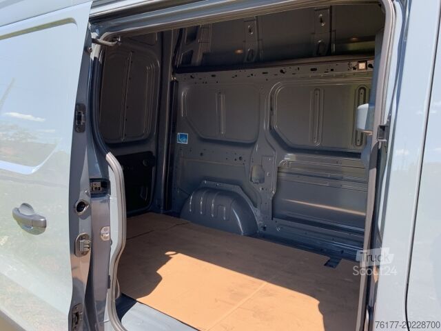 Dobozos furgon Renault Komfort L1H2 3,0t Blue dCi 170 GJR+NAVI Komfort GJR+NAVI