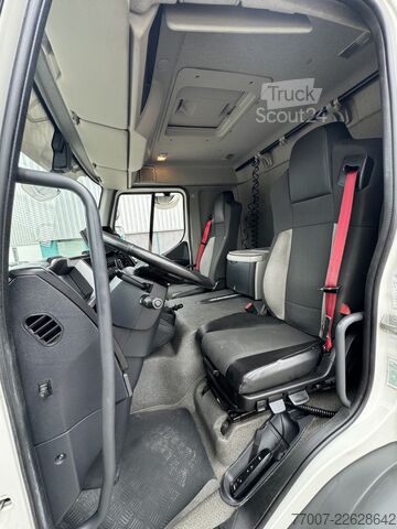 Грузовик с бортовой платформой, тентом и задним подъёмником Renault D12-240 Pr.Plane 7,3m AHK L-Haus Klima