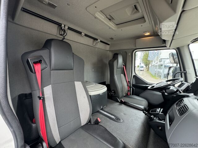 Грузовик с бортовой платформой, тентом и задним подъёмником Renault D12-240 Pr.Plane 7,3m AHK L-Haus Klima