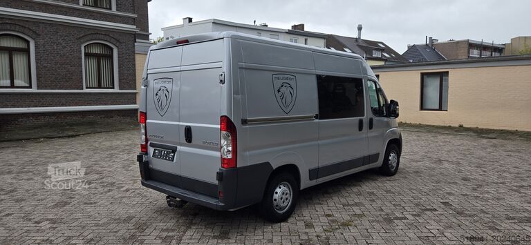 Furgone box alto + lungo Peugeot Boxer 3.0 HDI L2H2 6-SITZER 8X BEREIFT