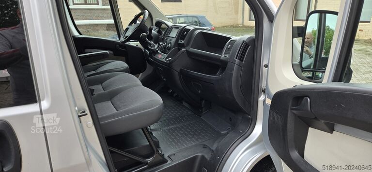 Furgone box alto + lungo Peugeot Boxer 3.0 HDI L2H2 6-SITZER 8X BEREIFT