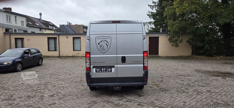 Furgone box alto + lungo Peugeot Boxer 3.0 HDI L2H2 6-SITZER 8X BEREIFT