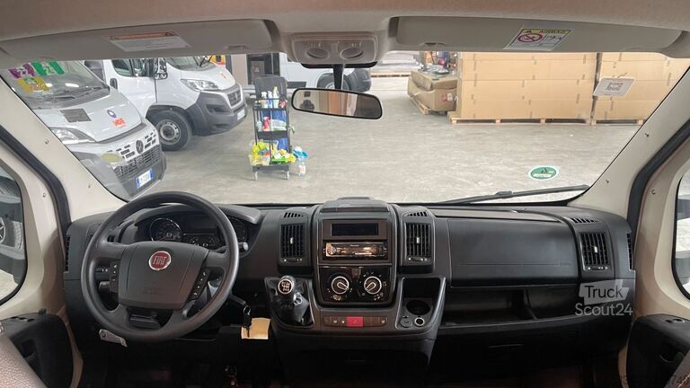Polintegrirani avtodom Fiat Ducato Carasuite 650 MF Teilintegriert | Voll ausgestattet