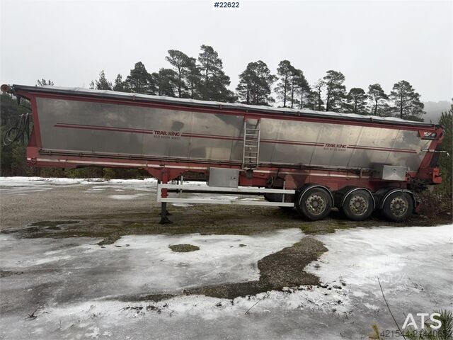 Vest-Trail Red River aszfalt félpótkocsi kitoló rendszerrel  Vest-Trail Red River asphalt semi with a push-off