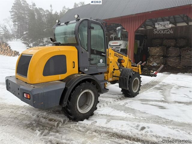 Rakodógép Günter Grossmann Ladowarka GG2500T telehandler with a bucket and l