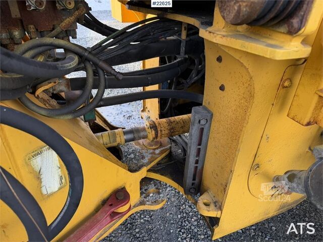 ładowarka Volvo L90F wheel loader with a bucket