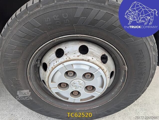 Furgão de painéis Peugeot Boxer 3t3 2l blue hdi 110 pack