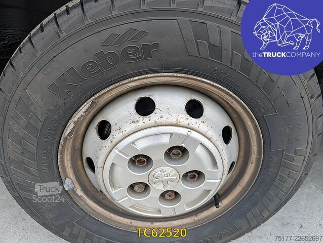 Furgão de painéis Peugeot Boxer 3t3 2l blue hdi 110 pack