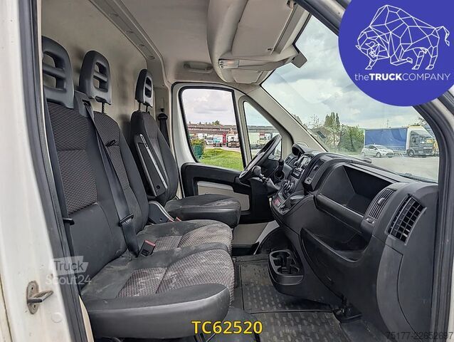 Furgão de painéis Peugeot Boxer 3t3 2l blue hdi 110 pack