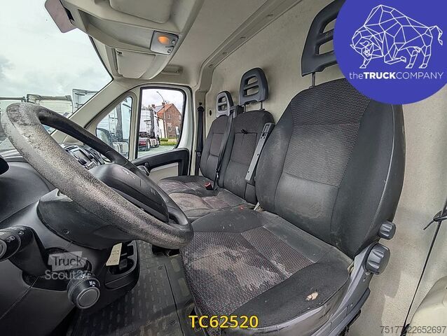 Furgão de painéis Peugeot Boxer 3t3 2l blue hdi 110 pack