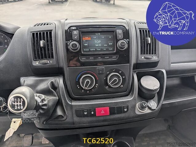 Furgão de painéis Peugeot Boxer 3t3 2l blue hdi 110 pack