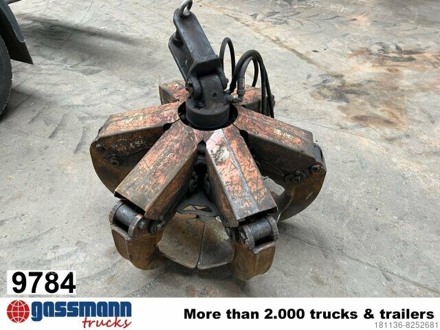 Krautuvas sumontuotas ant sunkvežimio Kinshofer Mehrschalengreifer