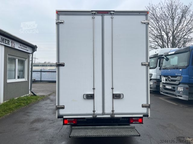 Vrachtwagen met bakwagen IVECO Daily 35S14 HI-MATIC/Koffer/3,5t(PKW)Euro6/81TKM