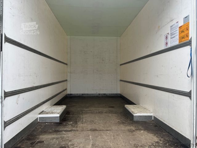Vrachtwagen met bakwagen IVECO Daily 35S14 HI-MATIC/Koffer/3,5t(PKW)Euro6/81TKM