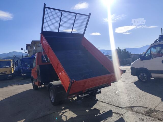 φορτηγό ανατρεπόμενο βαν Iveco Daily 35C13