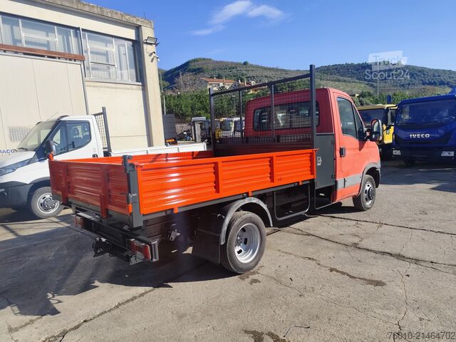 φορτηγό ανατρεπόμενο βαν Iveco Daily 35C13