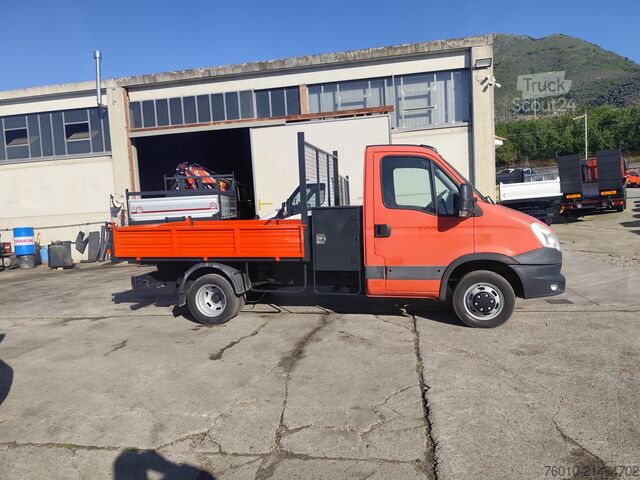 φορτηγό ανατρεπόμενο βαν Iveco Daily 35C13