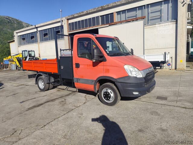 φορτηγό ανατρεπόμενο βαν Iveco Daily 35C13
