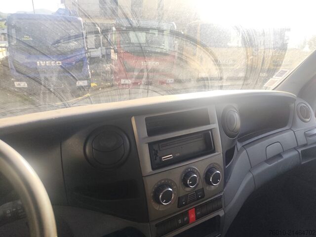φορτηγό ανατρεπόμενο βαν Iveco Daily 35C13