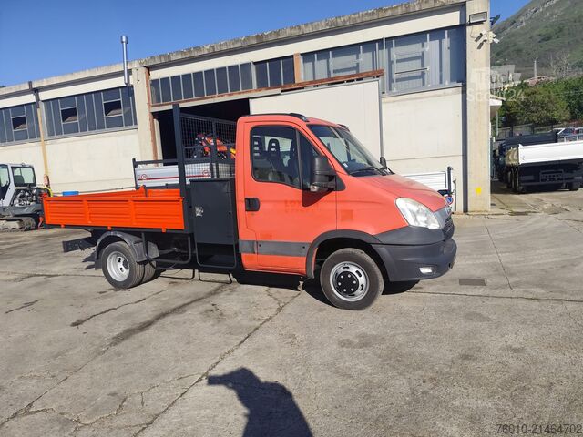 φορτηγό ανατρεπόμενο βαν Iveco Daily 35C13