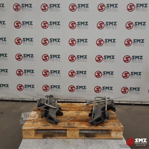Peça do chassis Iveco Occ set bladveersteunen L/R aandrijfas Iveco
