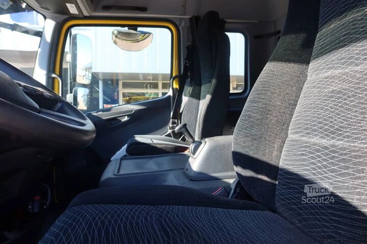 Furgone trasportatore di auto Mercedes-Benz Atego 1221 L Takelwagen 6 Persoons