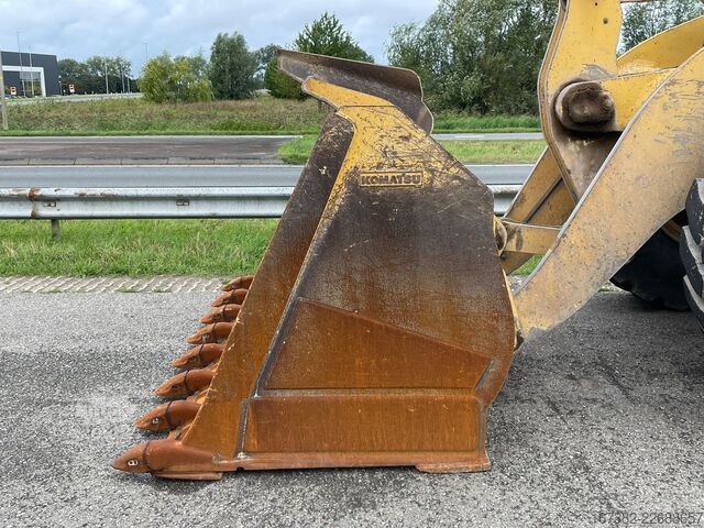 Nakladač Komatsu WA470-6
