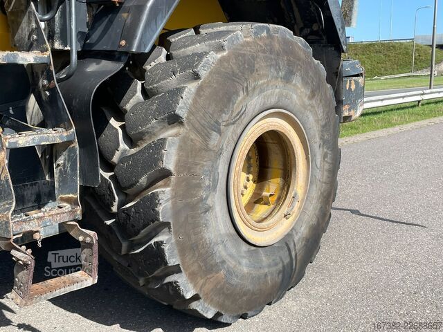 Nakladač Komatsu WA470-6