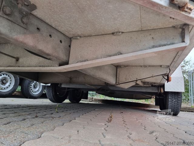 Skříňový přívěs  2,5 to Tandem-Anhänger Koffer Rampe hinten+vorne