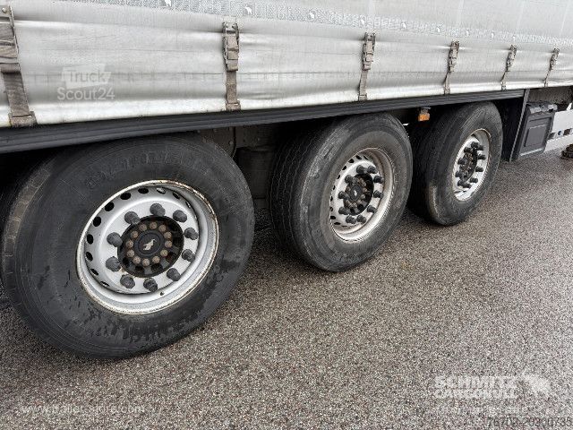 Nyitott ponyvás félpótkocsi Schmitz Cargobull Curtainsider Standard
