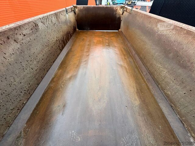 Savivartis Volvo FH 540 8x4 RETARDER / TANDEM AXLE LIFT / BOX L=...