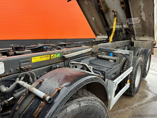 Savivartis Volvo FH 540 8x4 RETARDER / TANDEM AXLE LIFT / BOX L=...